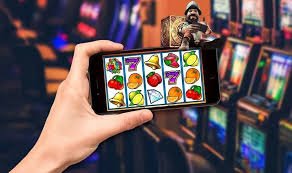 farfar slot MMK ကျပ်ဖြင့် ငွေထုတ်ယူနေသော မြန်မာကစားသမားများ